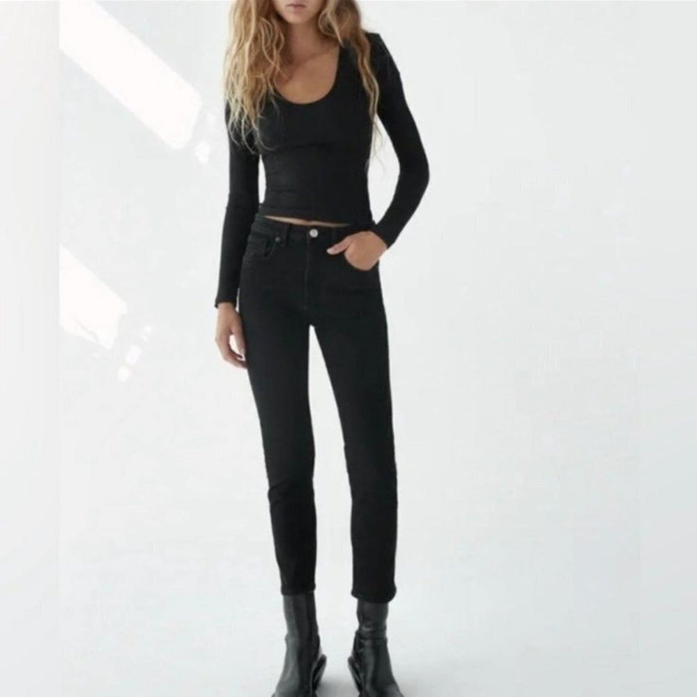 Zara The Skinny Fit Jeans in Deep Black SZ 30 Cotton